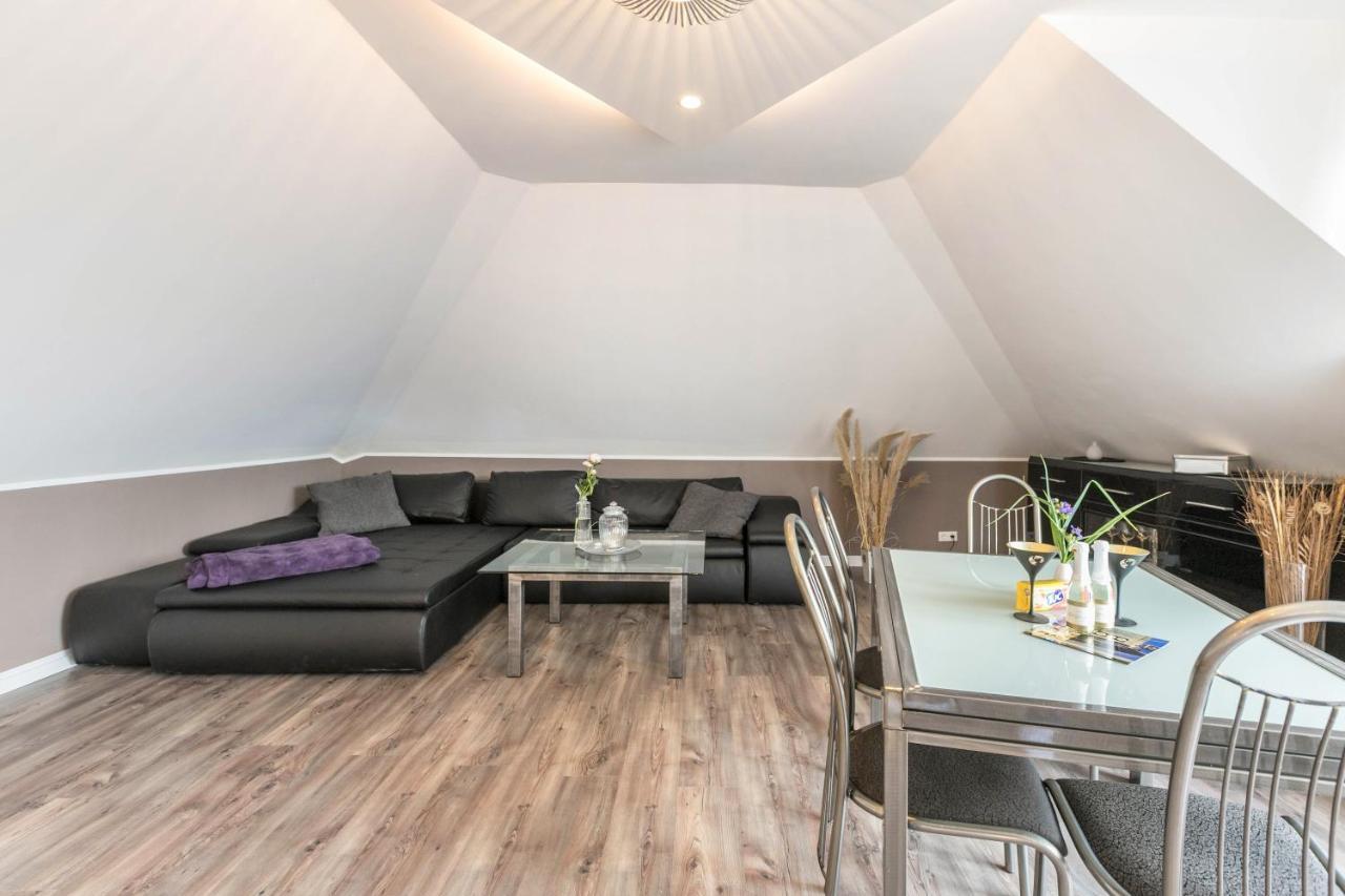 Uhse Wohlfuehloase Apartment Хайде Екстериор снимка
